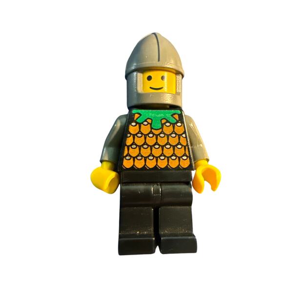 LEGO Castle Dragon Knights Minifigure Gray Kettle Helmet Classic Smiley - Picture 4 of 7